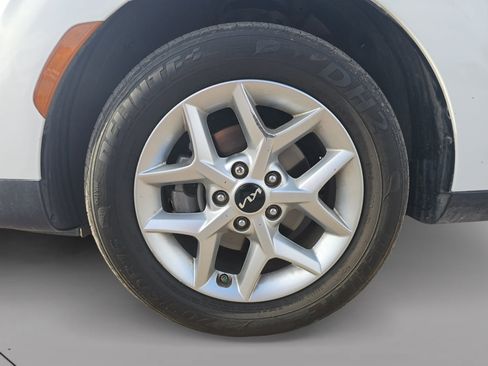 Used 2022 Kia Soul LX w/ Technology Package FWD image 9