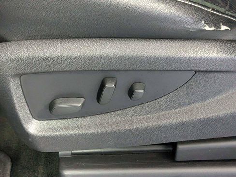 Used 2017 Chevrolet Suburban LT RWD image 15