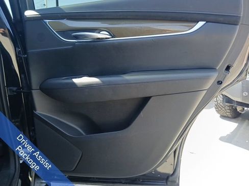 Used 2017 Cadillac XT5 Platinum w/ Driver Assist Package AWD/4WD image 12