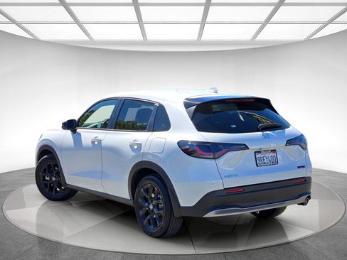 Certified 2025 Honda HR-V Sport image 5