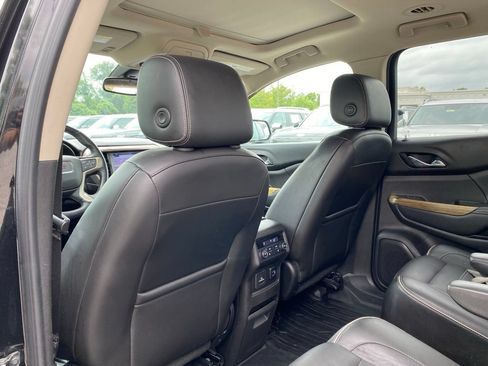 Used 2017 GMC Acadia Denali w/ Technology Package FWD image 31