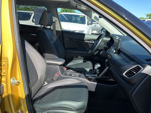 Used 2021 Kia Seltos SX w/ SX Sunroof Package AWD/4WD image 22