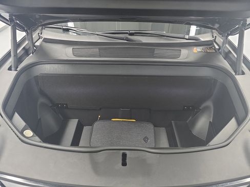 Used 2023 Rivian R1S Adventure AWD/4WD image 14