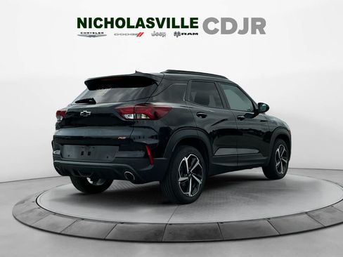 Used 2022 Chevrolet TrailBlazer RS w/ Sun and Liftgate Package AWD/4WD image 5