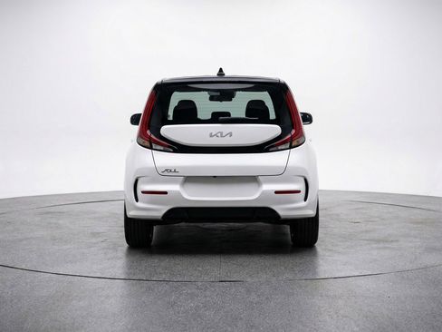 Used 2025 Kia Soul LX w/ LX Technology Package image 7