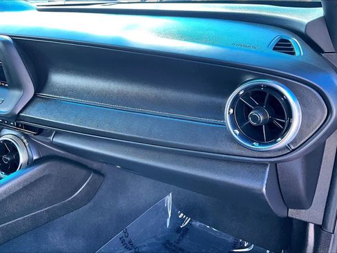 Used 2022 Chevrolet Camaro LT RWD image 17