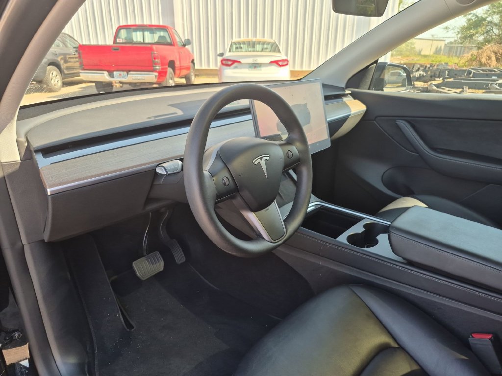 Used 2022 Tesla Model Y Long Range AWD/4WD image 34