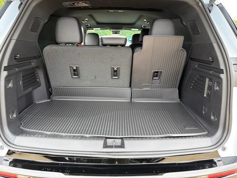 New 2026 Chevrolet Traverse High Country w/ LPO, Floor Liner Package AWD/4WD image 14
