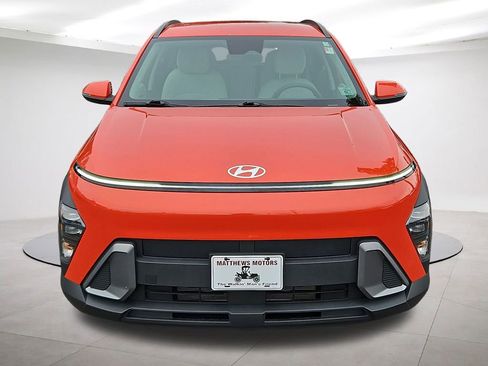 Used 2024 Hyundai Kona SEL image 2