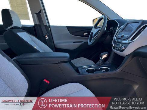 Used 2022 Chevrolet Equinox LS image 24