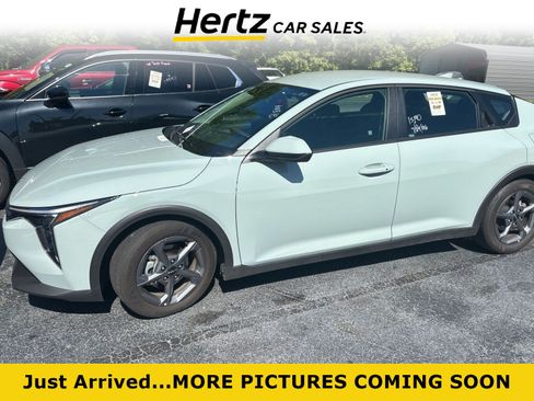 Used 2025 Kia K4 FWD image 1