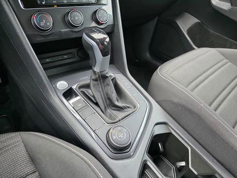 Used 2024 Volkswagen Tiguan S image 21