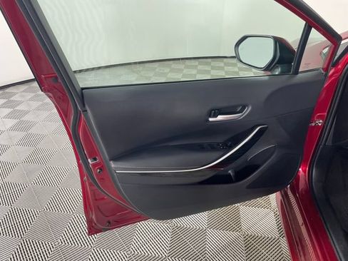 Used 2022 Toyota Corolla XLE FWD image 12