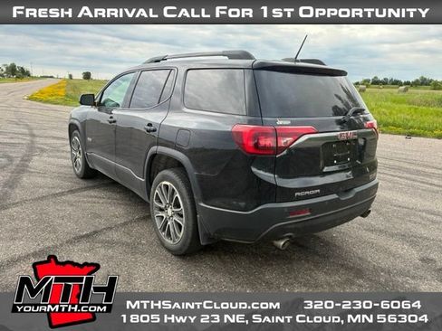 Used 2017 GMC Acadia SLT w/ LPO, Floor Liner Package AWD/4WD image 6