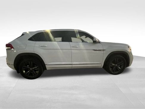 Used 2021 Volkswagen Atlas Cross Sport SE w/ Panoramic Sunroof Package image 3