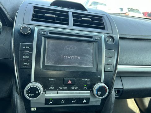 Used 2013 Toyota Camry SE FWD image 14