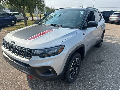 Used 2024 Jeep Compass Trailhawk AWD/4WD image 7