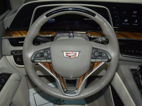 Used 2024 Cadillac Escalade ESV Sport Platinum w/ LPO, ONYX Package image 36