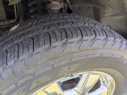 Used 2007 GMC Envoy SLE RWD image 11