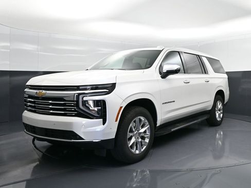 New 2025 Chevrolet Suburban Premier image 3