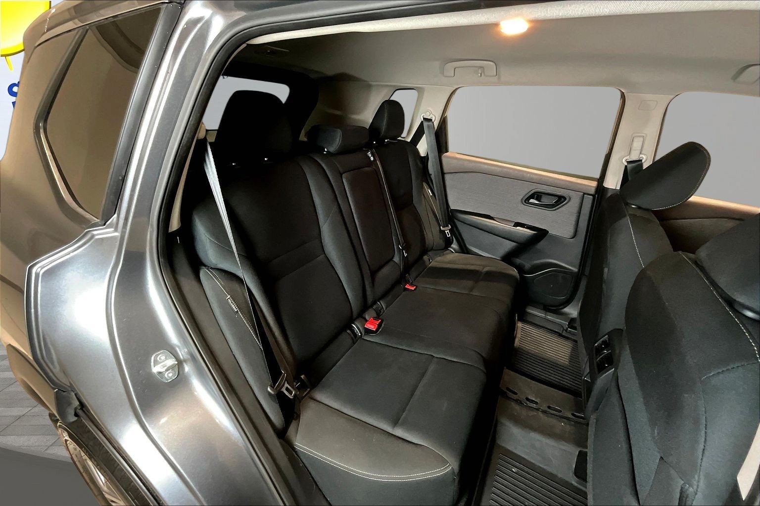 Used 2023 Nissan Rogue S AWD/4WD image 24