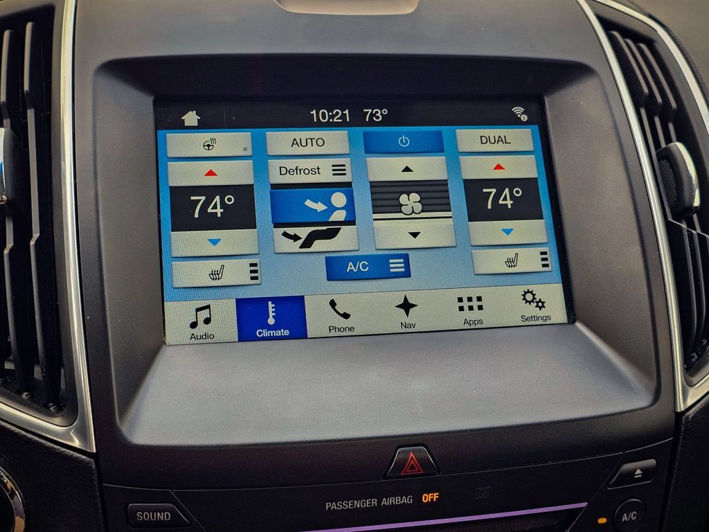 Used 2017 Ford Edge Titanium w/ Technology Package AWD/4WD image 25