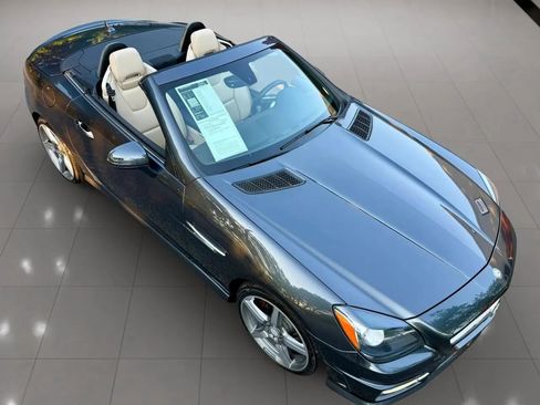 Used 2015 Mercedes-Benz SLK 250 image 32