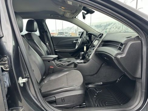 Used 2016 Chevrolet Malibu LT image 17