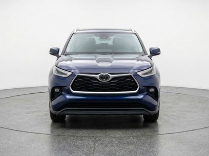 Used 2025 Toyota Highlander LE