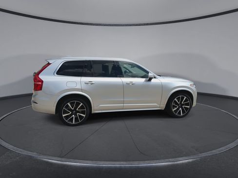 Used 2022 Volvo XC90 T6 Momentum w/ Advanced Package AWD/4WD image 9
