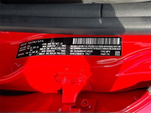 Used 2019 Jeep Renegade Altitude w/ Quick Order Package 2XM FWD image 29