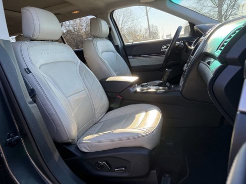 Used 2016 Ford Explorer Platinum image 15