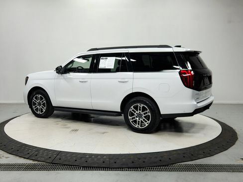Used 2025 Ford Expedition Active AWD/4WD image 6