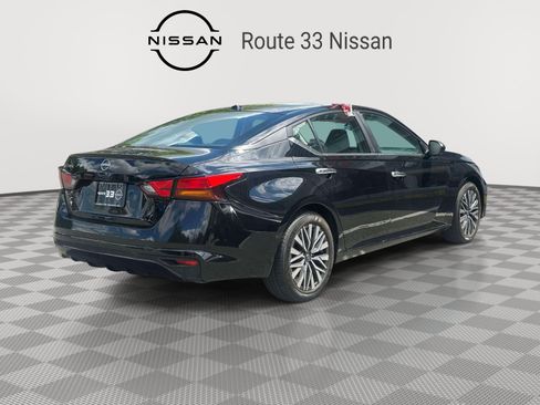 Used 2025 Nissan Altima 2.5 SV FWD image 4