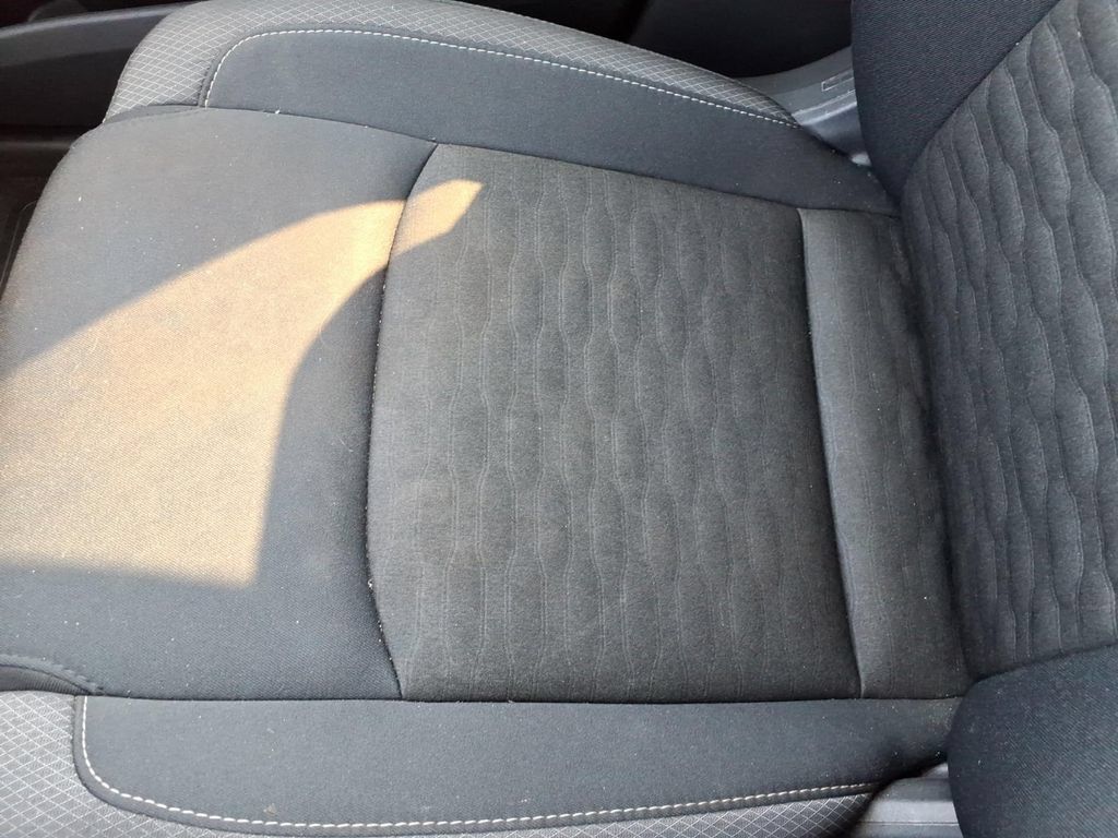 Used 2024 Nissan Pathfinder SV FWD image 25