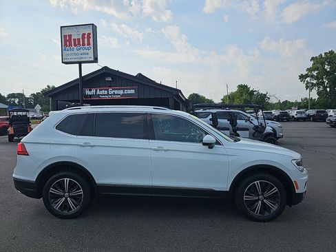Used 2019 Volkswagen Tiguan SEL w/ 3rd Row Seat Package AWD/4WD image 2