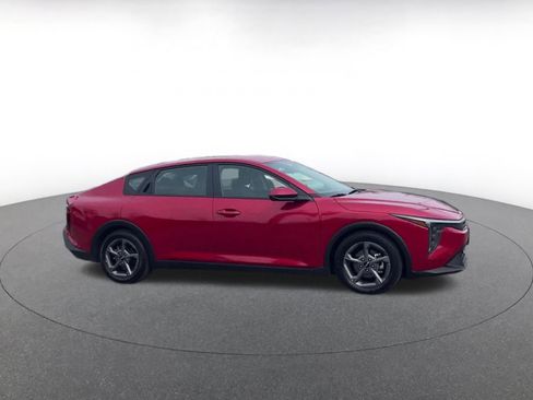 Used 2025 Kia K4 LXS image 2