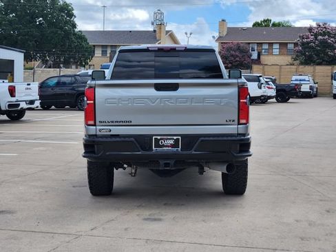 Used 2025 Chevrolet Silverado 2500 LTZ w/ LTZ Plus Package AWD/4WD image 13