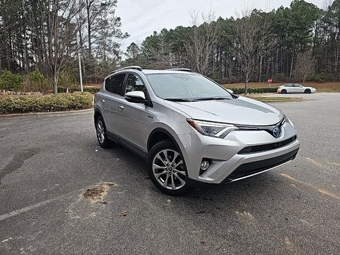 Used 2016 Toyota RAV4 Limited w/ Advanced Technology Package image 4