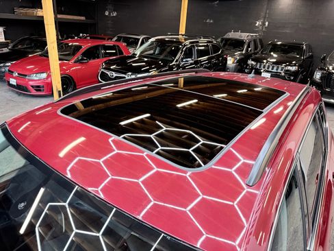 Used 2019 Volkswagen Tiguan SE image 5