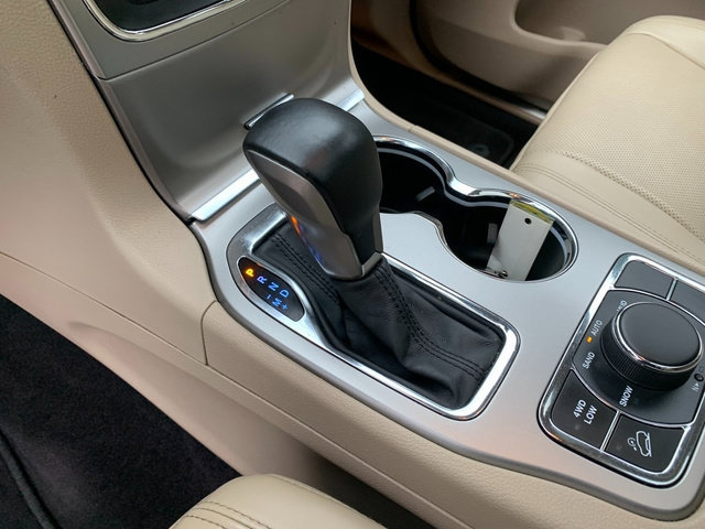Used 2018 Jeep Grand Cherokee Limited w/ Luxury Group II AWD/4WD image 24