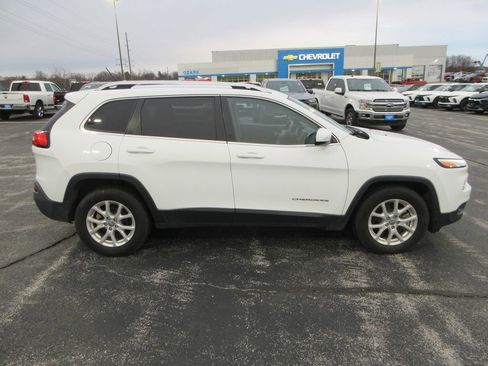 Used 2018 Jeep Cherokee Latitude image 6