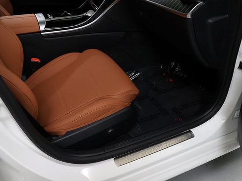 Certified 2026 Mercedes-Benz C 300 4MATIC Sedan image 33