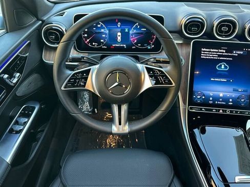 Used 2025 Mercedes-Benz C 300 Sedan image 18