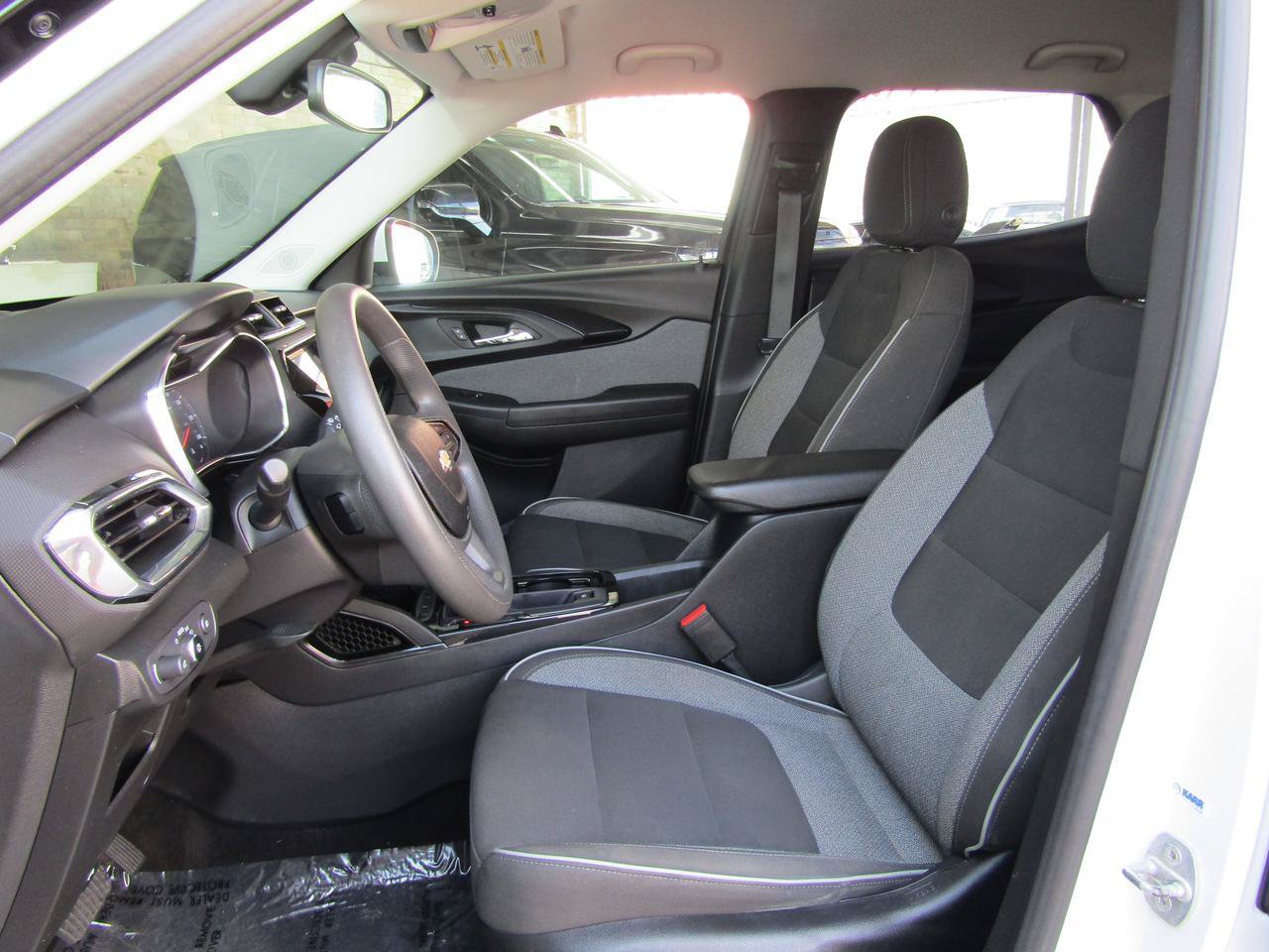 Used 2021 Chevrolet TrailBlazer LT w/ Convenience Package FWD image 8