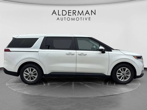 Used 2022 Kia Carnival LX FWD image 6