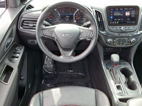 Used 2024 Chevrolet Equinox RS w/ RS Leather Package image 11