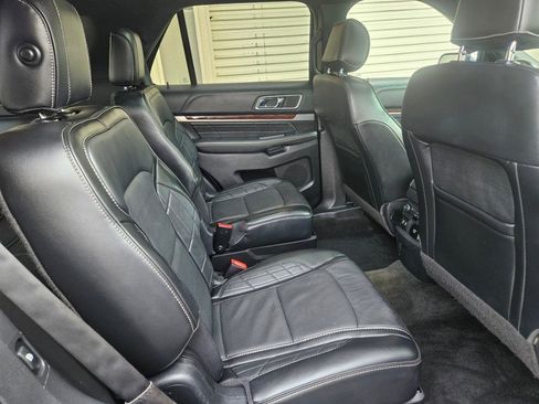 Used 2016 Ford Explorer Platinum image 12