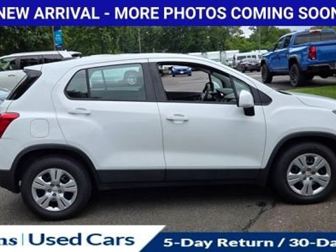 Used 2018 Chevrolet Trax LS FWD image 13