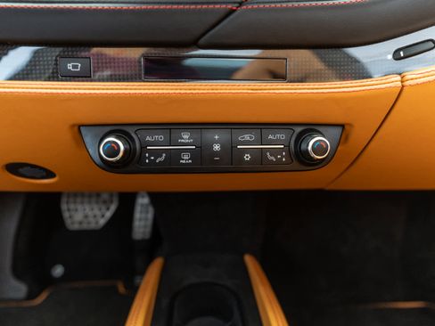 Certified 2022 Ferrari F8 Tributo image 25